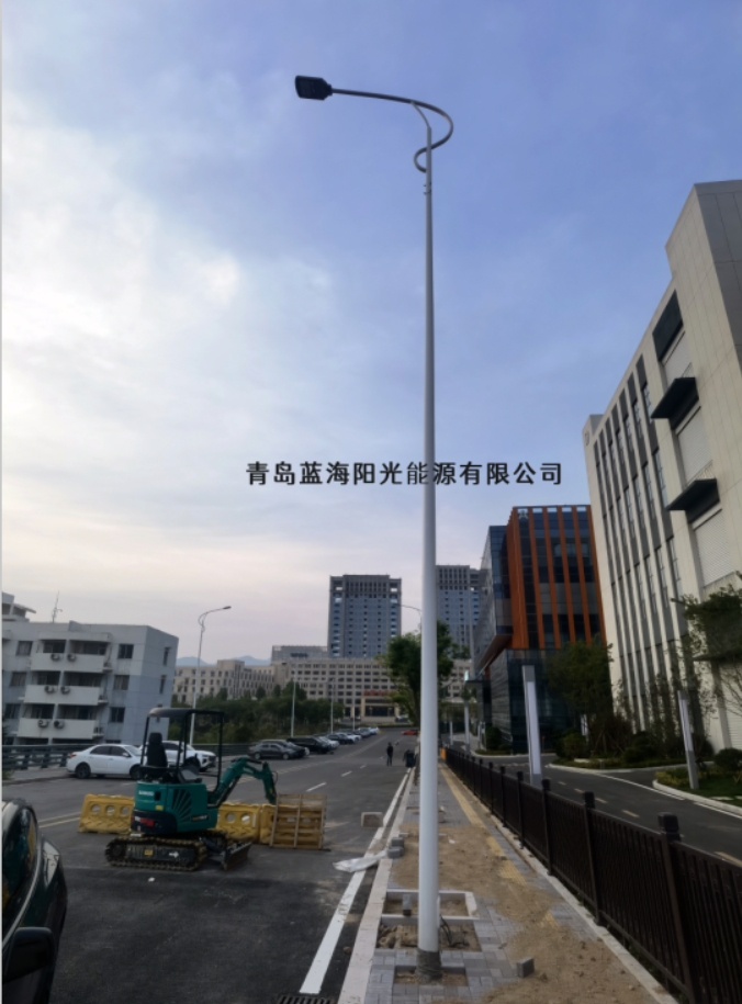 青島藍(lán)海陽光能源有限公司推出質(zhì)保六年的LED路燈產(chǎn)品?